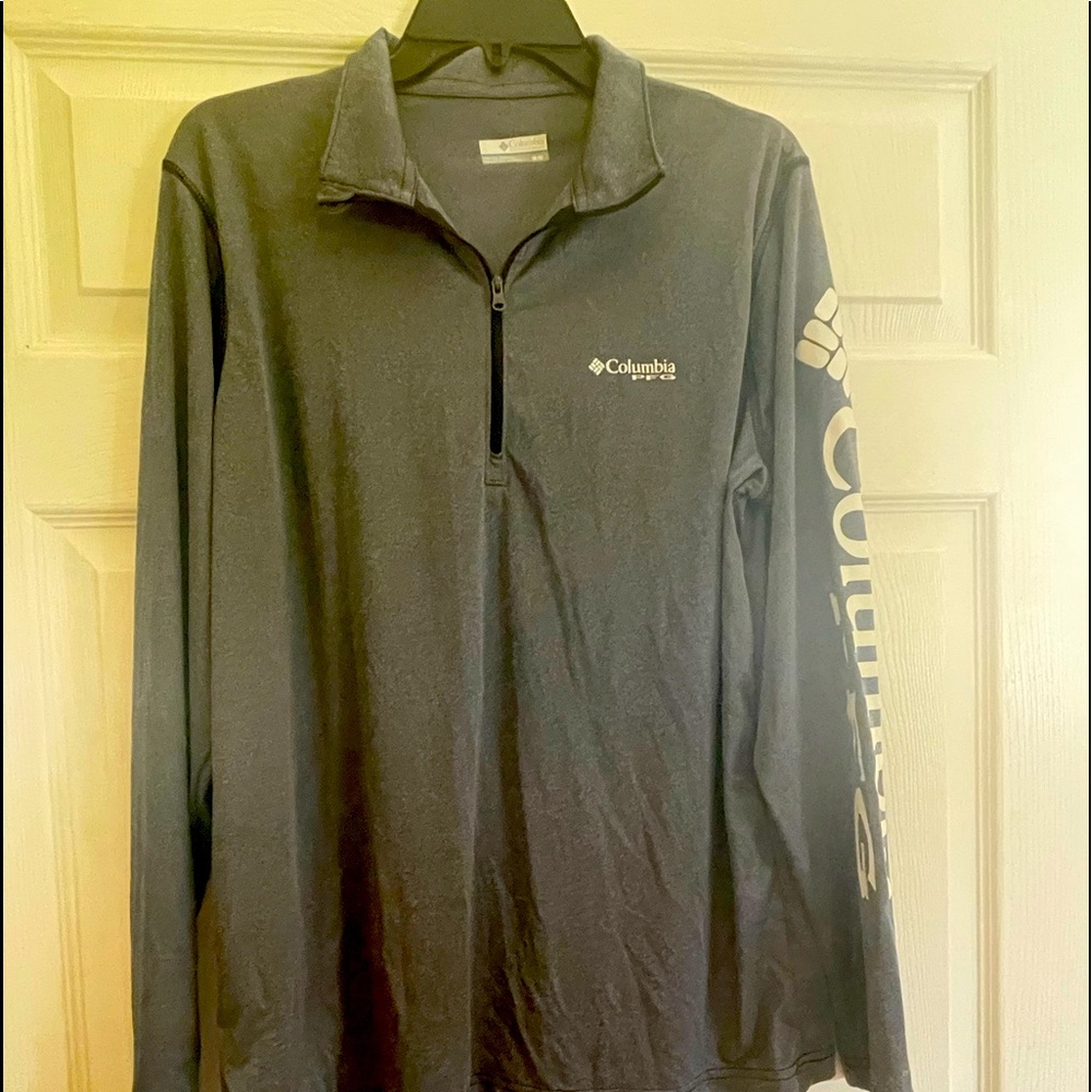COLUMBIA pullover.  Medium.